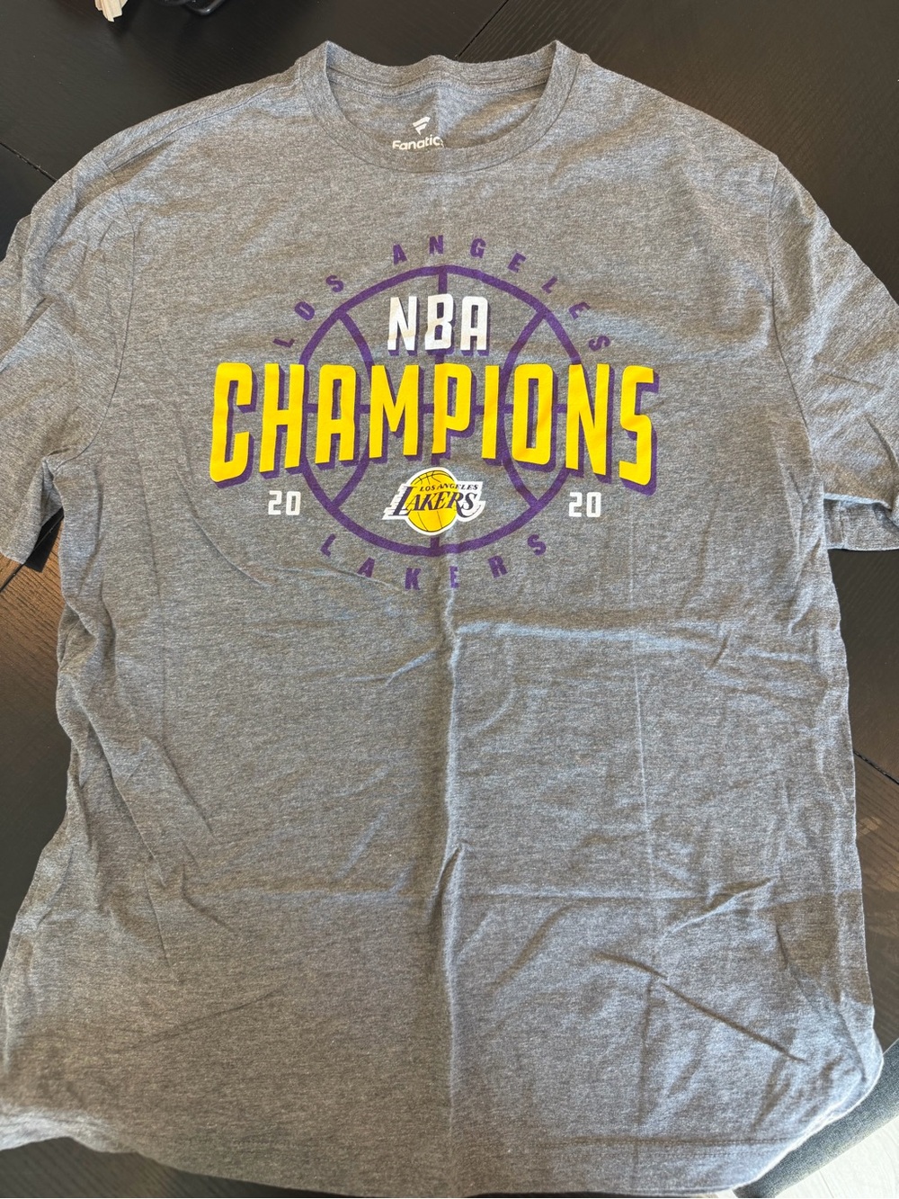Fanatics Lakers Gray NBA Champions T-Shirt - Yellow & Purple Logo Size Large